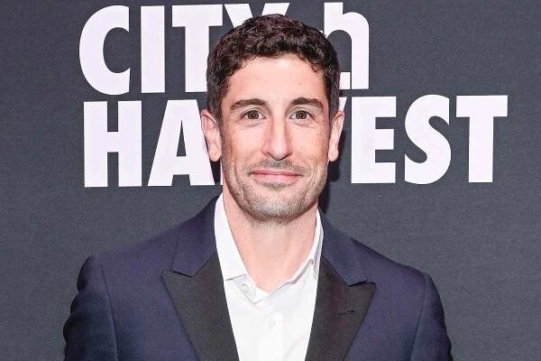 NEW YORK, NEW YORK - APRIL 22: Jason Biggs attends as City Harvest Presents The 2025 Gala: Carnaval at Cipriani 42nd Street on April 22, 2025 in New York City.