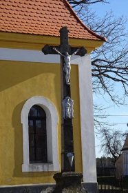 Fotografie - Kříž v obci Záluží - Vlastiboř - 13.02.2022 • Mapy.cz