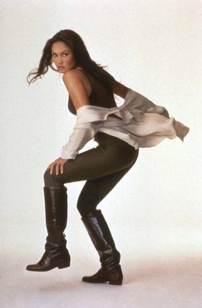 tia-carrere-2