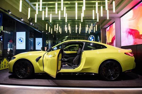 Touch the Skyline (Milan): BMW M4 Competition one-off in Alcantara - Alcantara