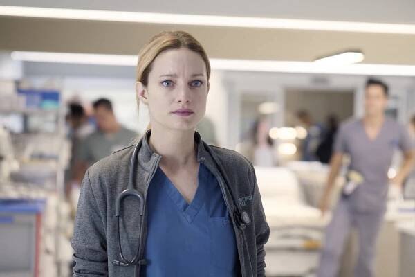 Transplant - Season 1 - Pilot - Z filmu - Laurence Leboeuf