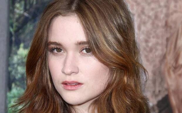 Alice Englert
