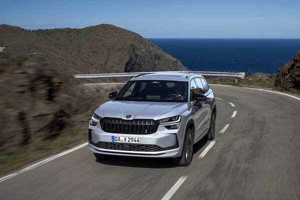 Kodiaq Sportline: Rozsáhlá výbava, typické černě lakované prvky karoserie a ozdobné prvky v interiéru s kovovým vzhledem