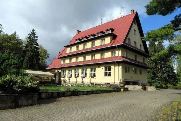 Restaurace Parkhotelu Skalní město foto 1