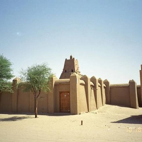 Malijští islamisté zničili hrobky v Timbuktu, památku UNESCO
