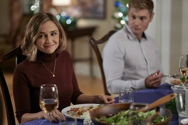 Rachael Leigh Cook - Cross Country Christmas (2020), Obrázek #5