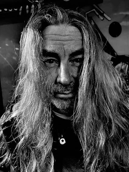 K TIMO TOLKKI‘S STRATO se přidává původní člen STRATOVARIUS John Vihervä | Spark Rock Magazine