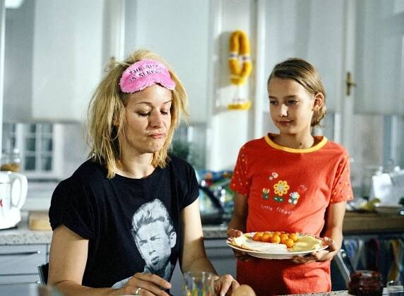 Polly Adler - Eine Frau sieht rosa - Z filmu - Petra Morzé, Coco Huemer
