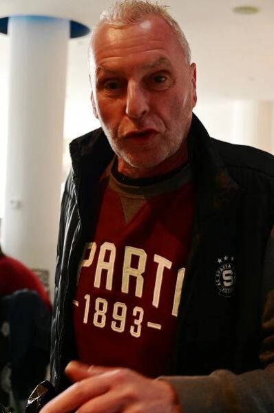 Do Nového Bydžova zavítala trofej pro mistra ligy! Dorazily s ní legendy Sparty