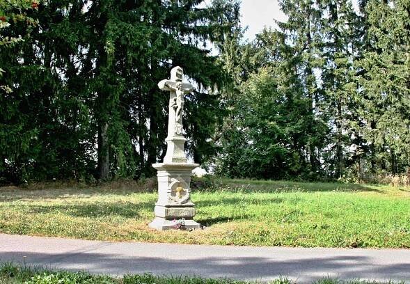 Kříž v Českých Petrovicích při cestě na Jedlinu | Drobné památky 
