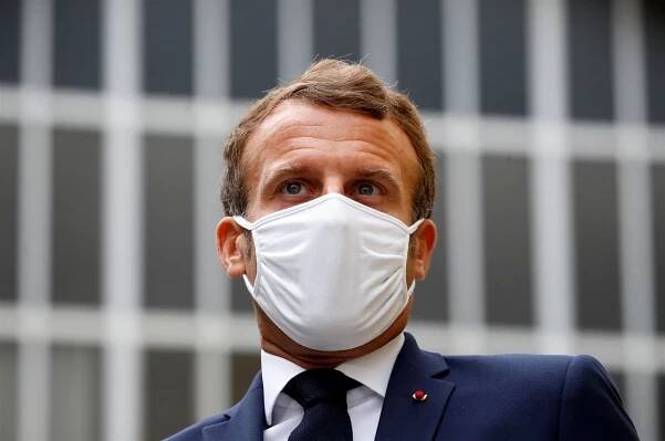 Ruský zásah v Bělorusku není vítán, může způsobit válku, řekl Macron Putinovi