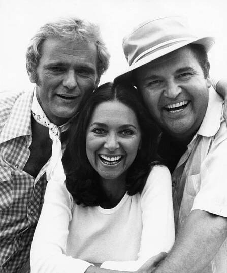 HOT STUFF, Jerry Reed, Suzanne Pleshette, director/star Dom DeLuise, 1979, (c) Columbia Pictures