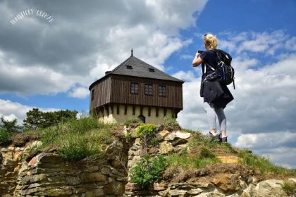 Loukami na zříceninu hradu Hartenštejn – Turisticky gurman