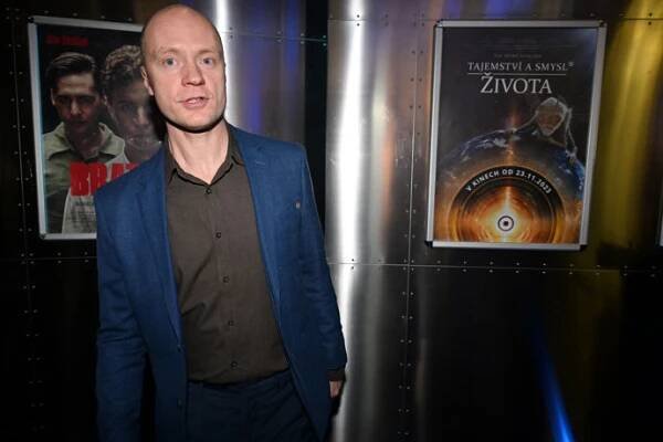 FOTO: Herec Jan Budař na premiéře filmu Tajemství a smysl života. – stránka 3