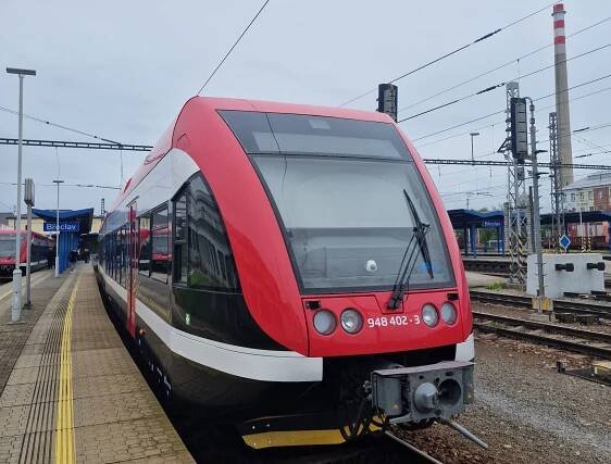 Obrazem: Modernější vlaky pro Břeclavsko. Arriva ukázala první jednotky Stadler GTW - Zdopravy.cz