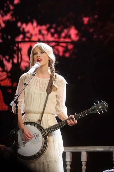 Soubor:Taylor Swift-Speak Now Tour-EvaRinaldi-2012-40.jpg – Multimediaexpo.cz