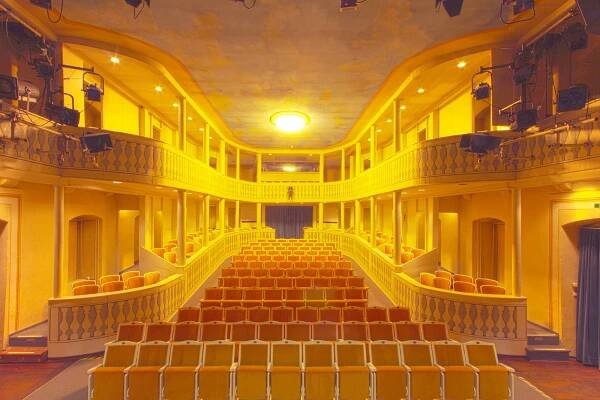 Databáze divadel / Divadelní architektura v Evropě