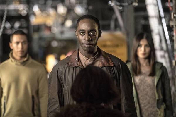 Humans - Epizoda 1 - Z filmu - Ivanno Jeremiah