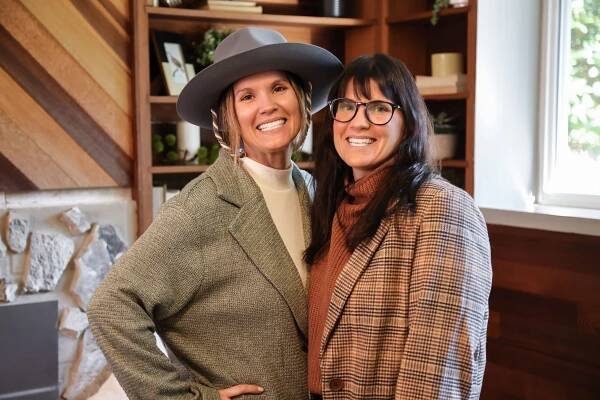Lyndsay Lamb and LEslie Davis on 'Unsellable Houses'
