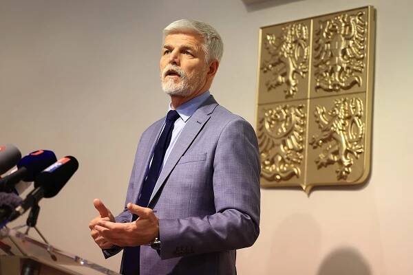 Zástupci stínové vlády ANO míří na Hrad, s Pavlem proberou změny v důchodech