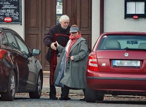 Pořád tvoří dokonalý pár: Takhle teď vypadají legendární Libuška Šafránková (65) a Josef Abrhám (79)
