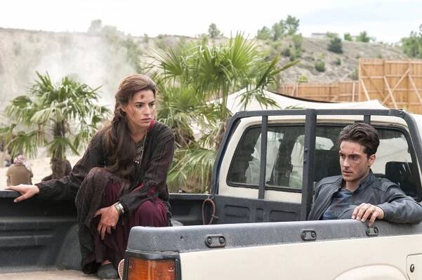 Tyran - Operace písečná bouře - Z filmu - Melia Kreiling, Noah Silver