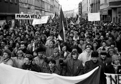 Sametová revoluce na Táborsku. Takhle před 34 lety vyrazili lidé do ulic