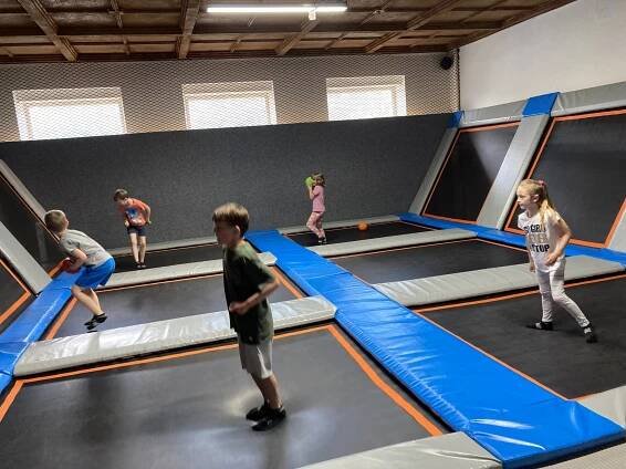 Jump arena - 2. C | Základní škola Broumovská, Liberec