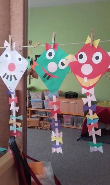 Pin by Lenka Kotolanová on podzim | Kites craft, Crafts, Kite