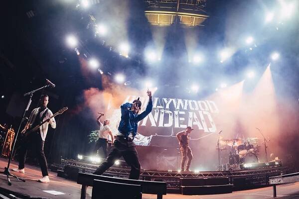 Falling in Reverse a Hollywood Undead v Praze v obrazech - musicserver.cz