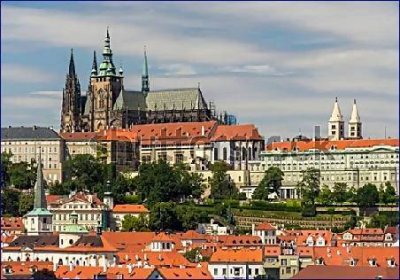 Praha je skoro nejbohatší v Unii a Pražané nemají kde bydlet