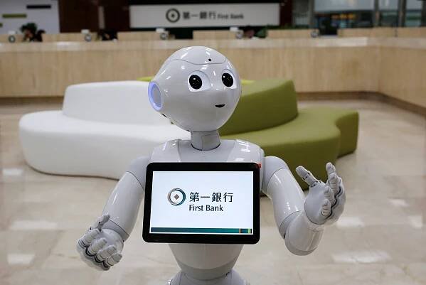 Softbank Group will stop making the robot "Pepper" after it companies decided to "fire" it for breaking down.