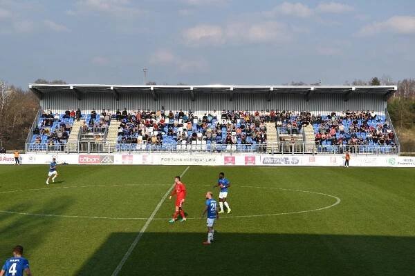 FC MAS Táborsko nabízí stadion v Kvapilce městu