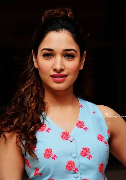Tamanna Bhatia – the navel queen – IndianGalz