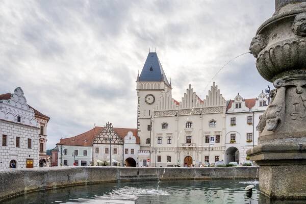 Historická centra měst se uzavírají dopravě. Trend následuje i Tábor
