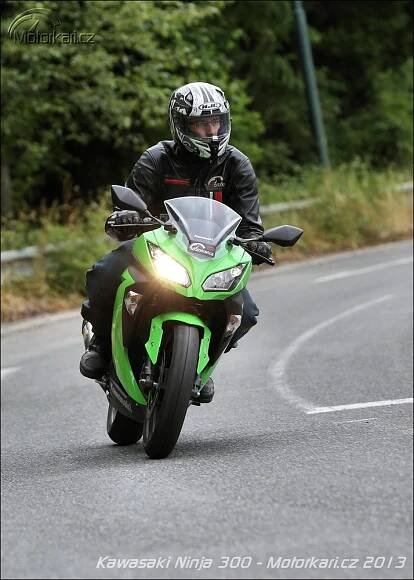 Kawasaki Ninja 300 | Katalog motocyklů a motokatalog na Motorkáři.cz