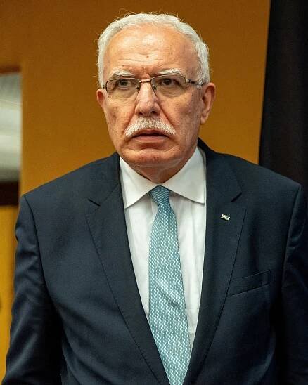 Palestinian minister accuses Israel of starving Gazans; Israel says charge 'obscene'