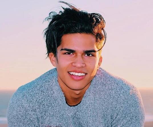 Alex Aiono - Bio, Facts, Family Life of Singer & YouTube Personality