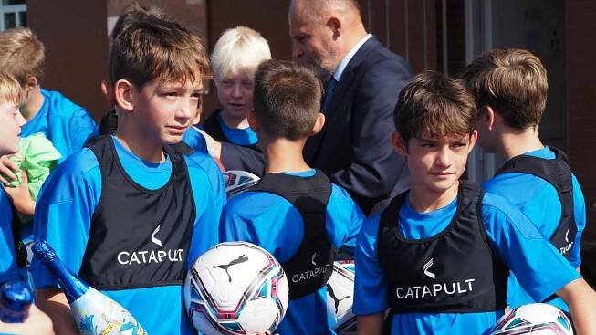 Sportovní víkend na Hradecku: fotbalové turnaje, přípravné i pohárové zápasy