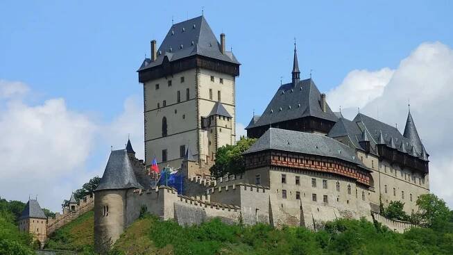 Hrad Karlštejn: vstup(né), otevírací doba, tipy, zajímavosti