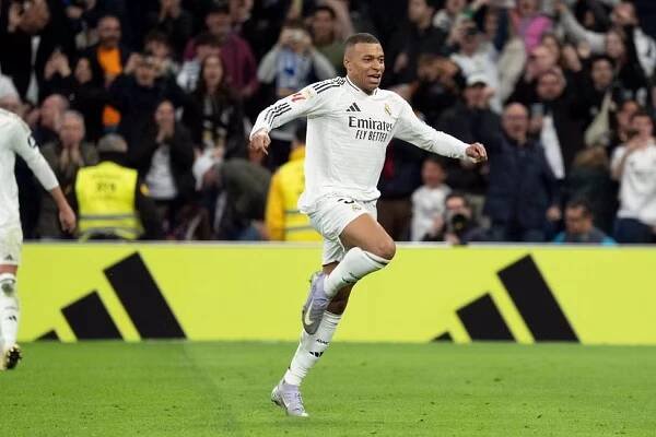 Mother of Real Madrid star Mbappe recalls PSG contract pressure: People will need to be fired
