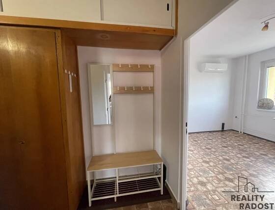 Pronájem bytu 3+1 s balkonem a klimatizací v Jihlavě, nájem bytu 3+1 balkon, klimatizace, Jihlava