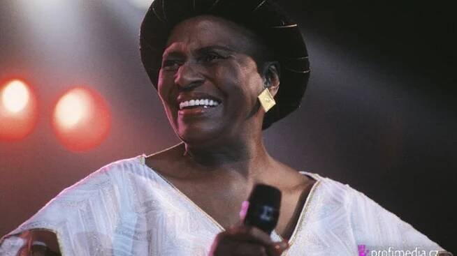Zemřela Miriam Makebová, první Afričanka, která dostala Grammy - Novinky