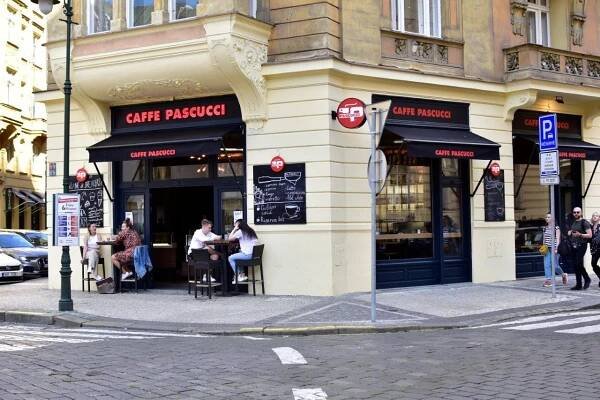 To je jiný kafe. Do Česka přichází italský kavárenský řetězec Pascucci