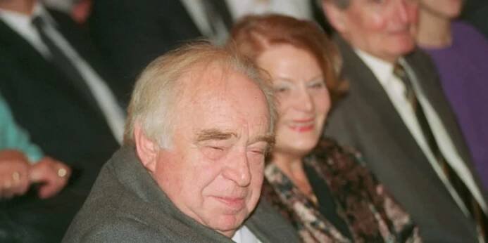 Od smrti Oty Sklenčky v roce 2023 uplynulo 30 let, 19. prosince si připomínáme jeho nedožité 104. narozeniny. 