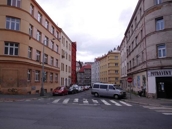 Soubor:Praha Liben Pod Certovou skalou.jpg – Wikipedie