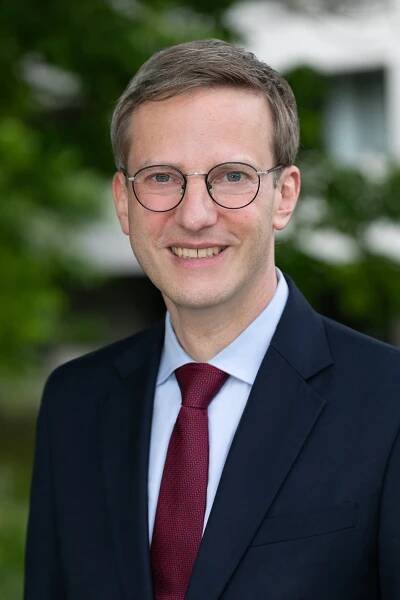 Bernd J. Hartmann