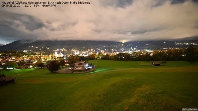 Kitzbühel / Zielhaus Hahnenkamm - Blick nach Osten in die Südberge - Foto-Webcam.eu