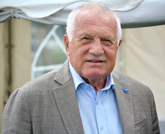 Soubor:Václav Klaus Praha 2015 (2).JPG – Wikipedie