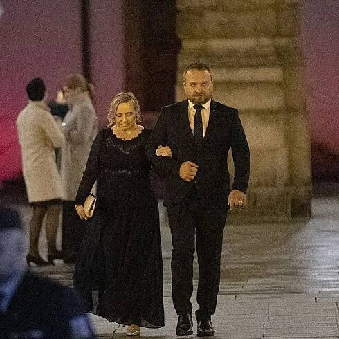 Marian Jurečka s manželkou na udělování státních vyznamenání 28. října 2023.